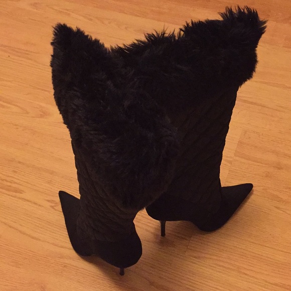 Worn once stiletto balcony’s boots. Quilted - Picture 2 of 5